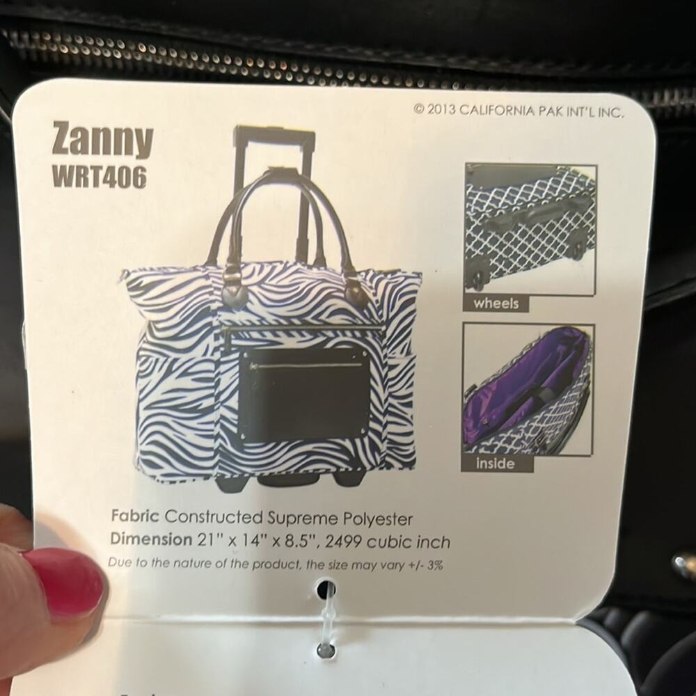 CalPak Zanny Legacy 21” Laptop Tote Carry-on Bag NWT Retails $139 - Picture 12 of 16